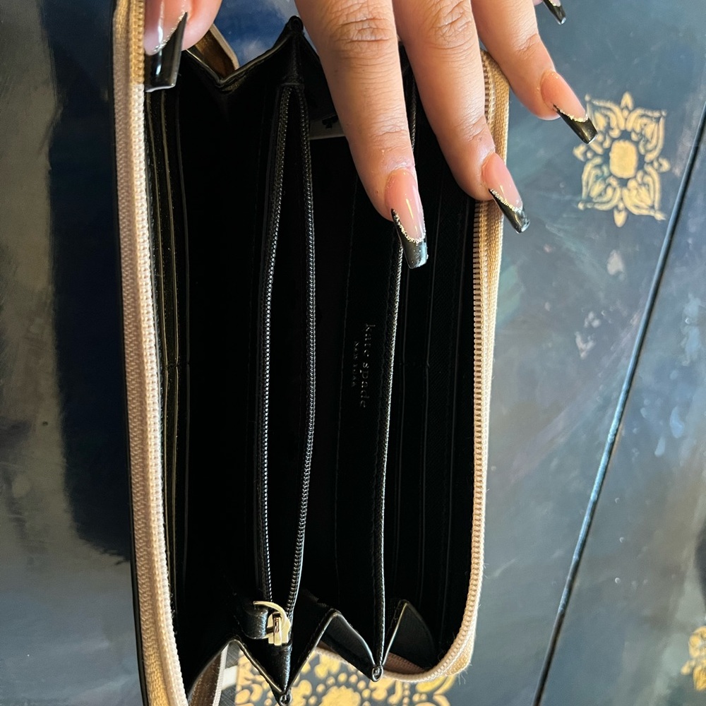 Kate Spade Wallet - Picture 4 of 4